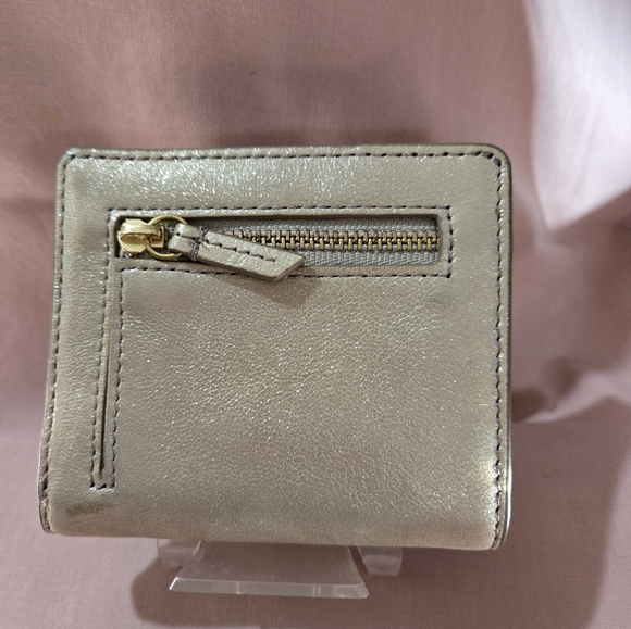 Fossil Women's Shimmering Gold Bifold Snap Wallet EUC - Picture 2 of 5